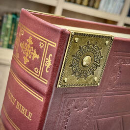 3962 the king james bible hubbed spine2