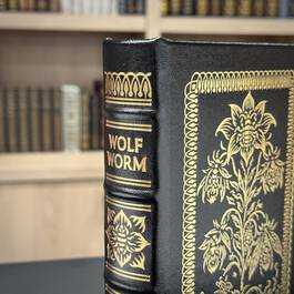0875383 wolf worm t. kingfisher hubbed spine