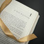 Diana Gabaldon: Outlander, A Signed Edition, 3331 outlander satin ribbon4