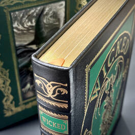6533 wicked, deluxe edition gregory maguire gilded pages